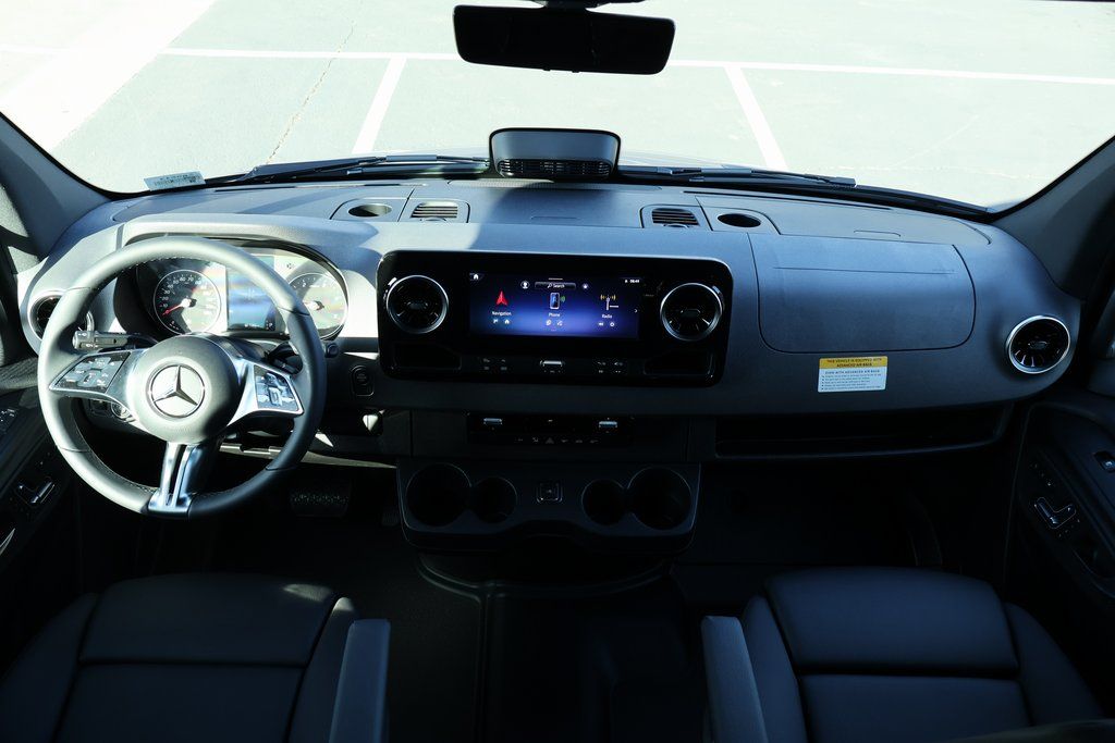 Thumbnail: 2026 Mercedes-Benz Sprinter - 4