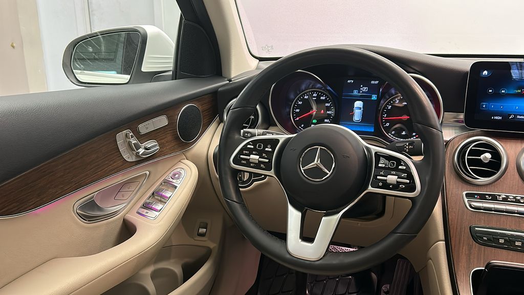 2022 Mercedes-Benz GLC 300 24