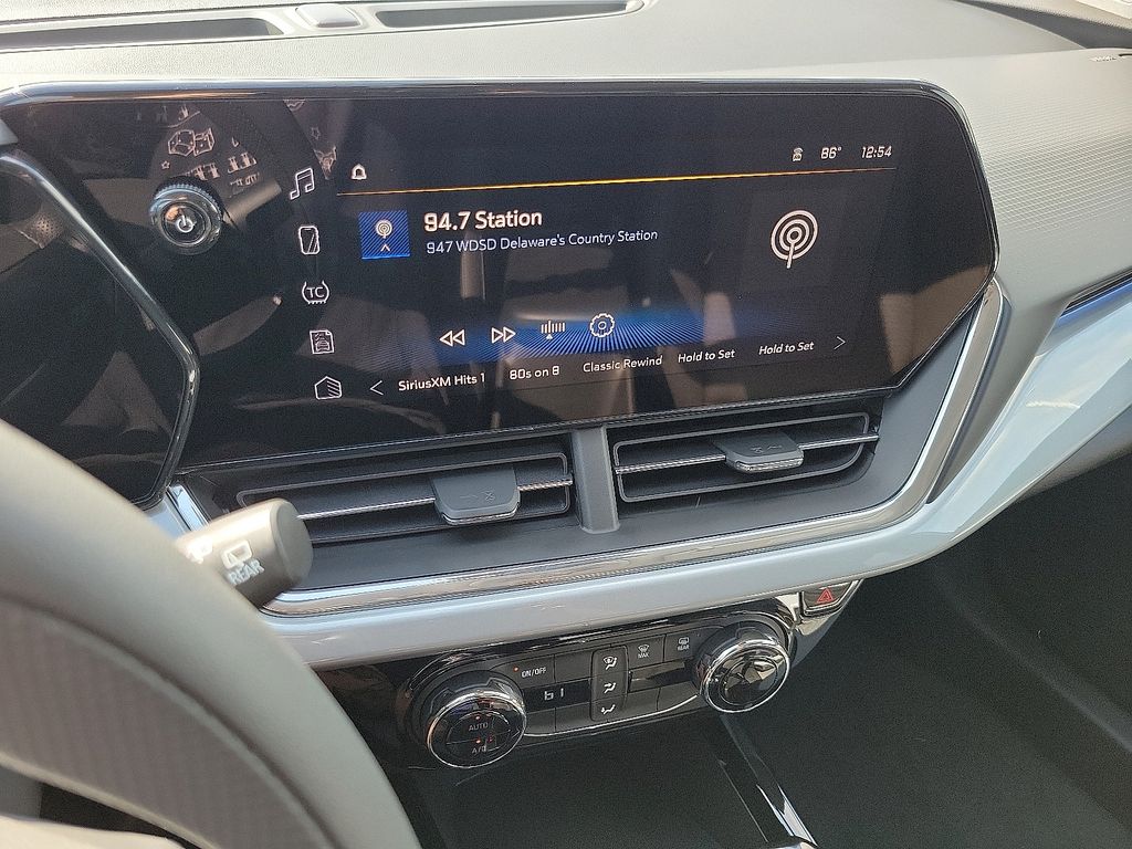 2025 Chevrolet Trax LT 11