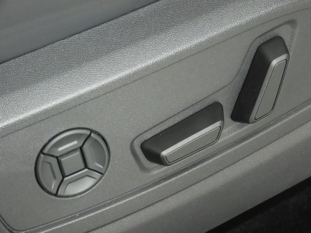 Thumbnail: 2026 Audi Q5 - 32