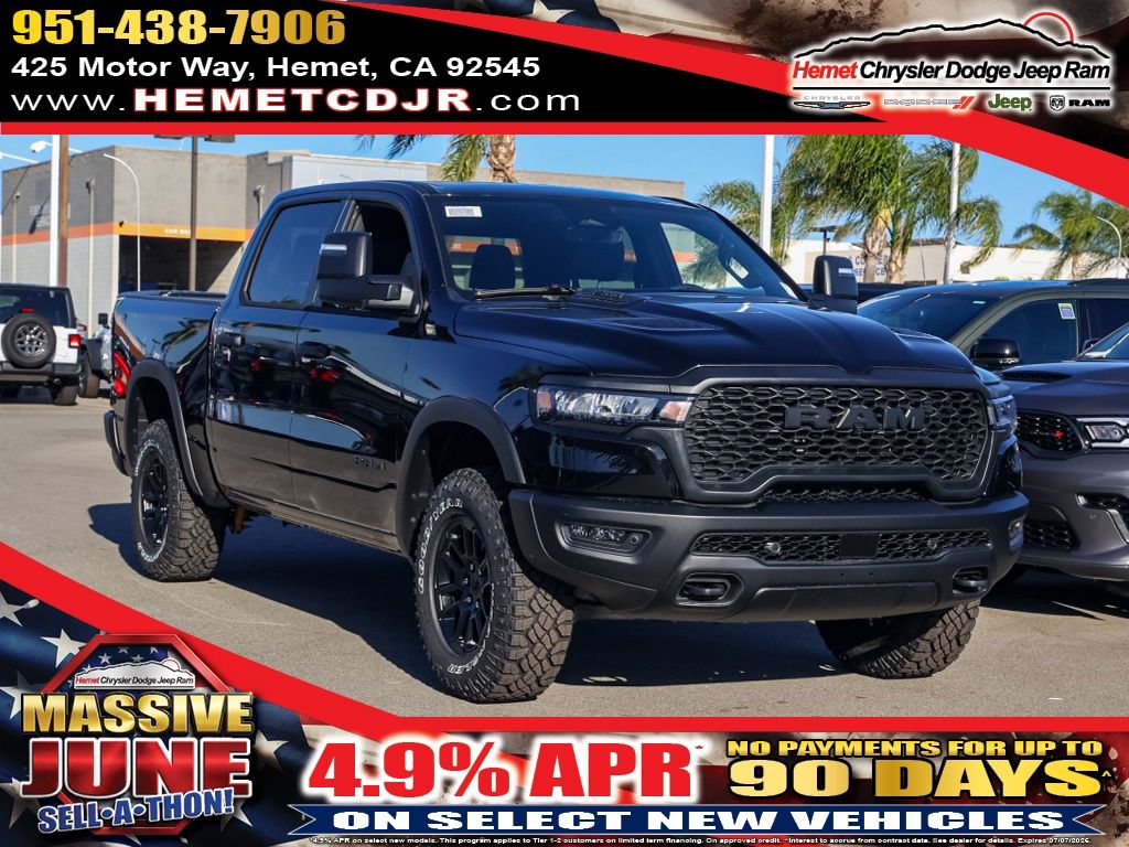 Diamond Black Crystal Pearlcoat 2026 RAM 1500 Pickup Truck Four-Wheel Drive 8-Speed Automatic