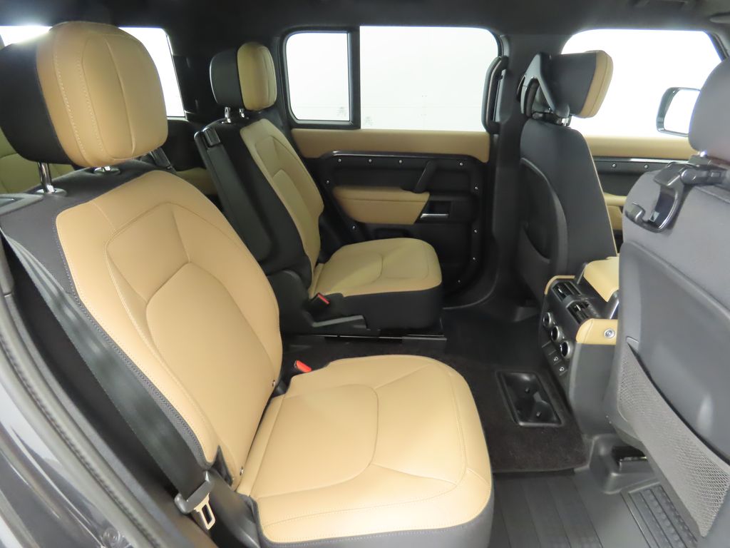 Thumbnail: 2025 Land Rover Defender - 24