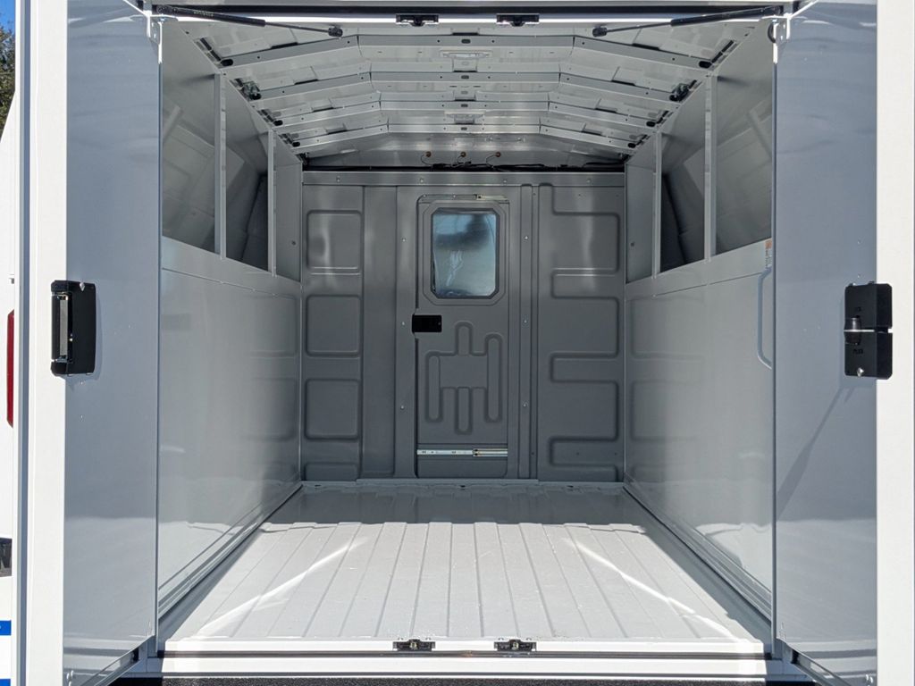 2026 Ford E-350 Cutaway 