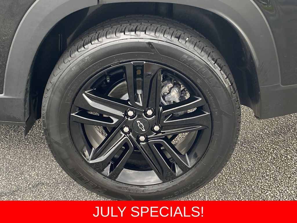 Used 2025 Chevrolet Trax SUV