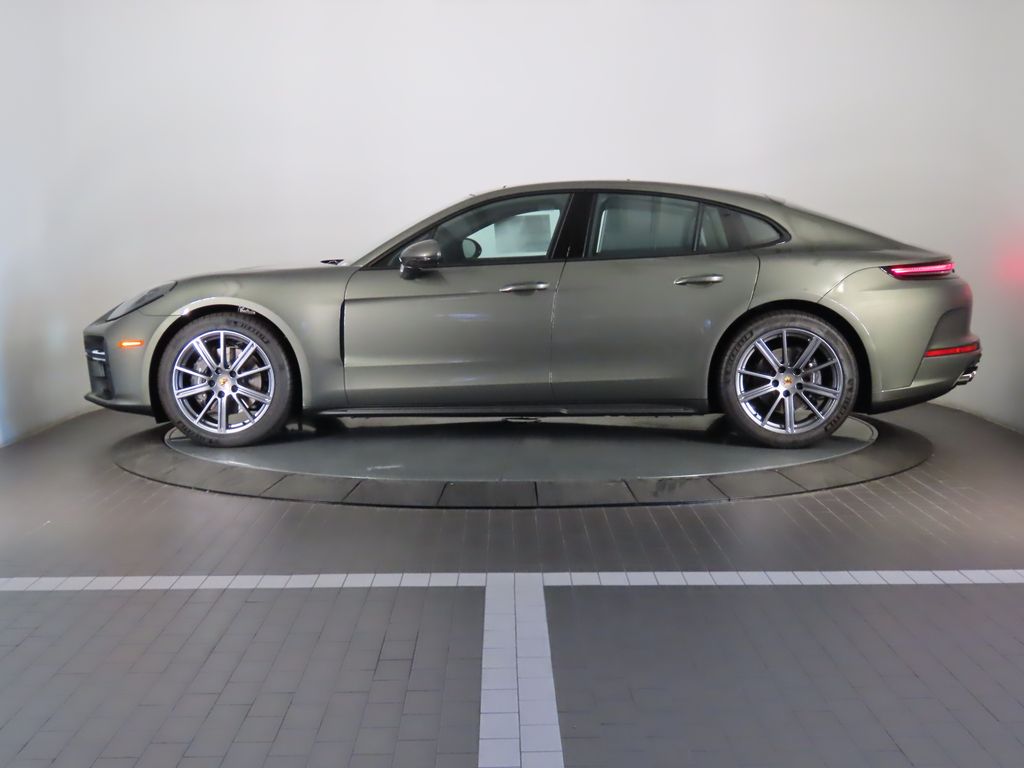 2024 Porsche Panamera  2