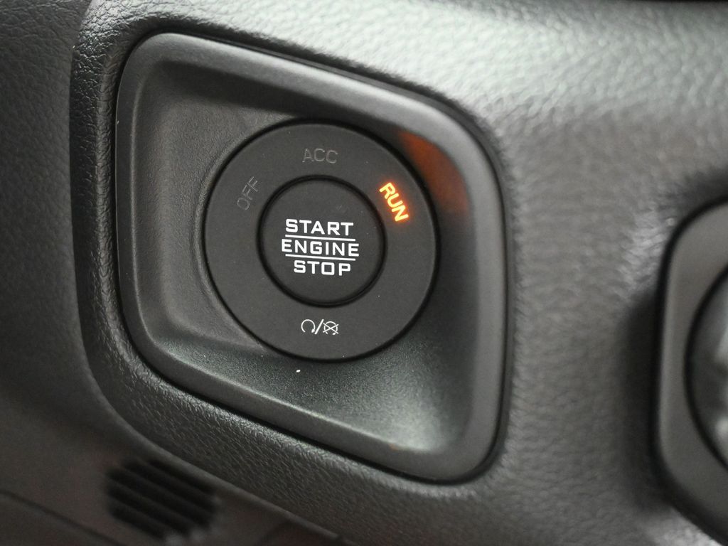 New 2026 reign Jeep Sport S image 24