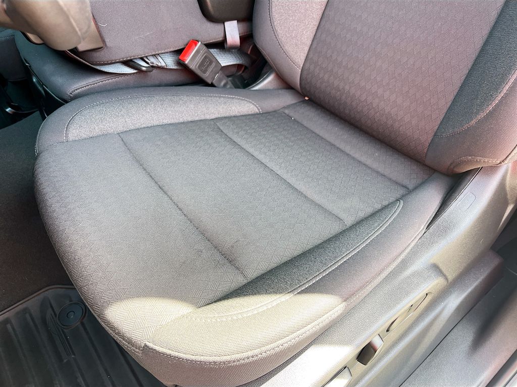 Used 2025 White Chevrolet Custom image 18