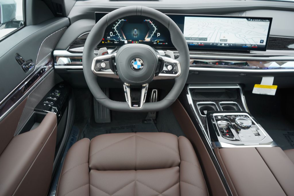 Thumbnail: 2025 BMW 7 Series - 16