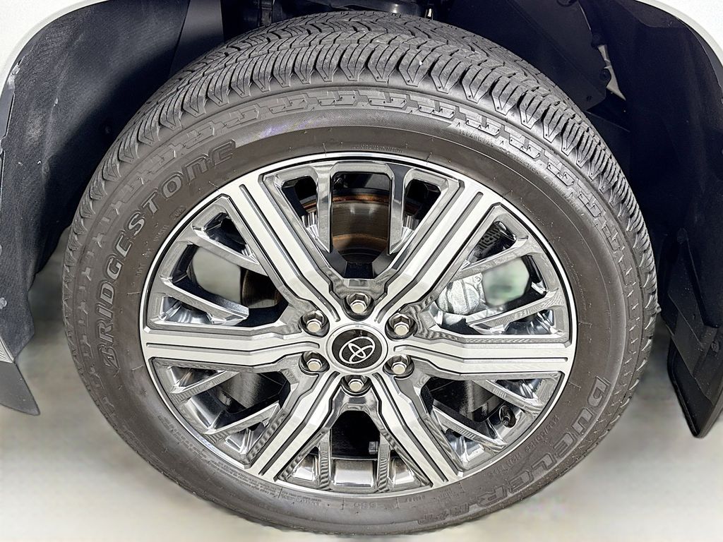 Thumbnail: 2024 Toyota Sequoia - 32