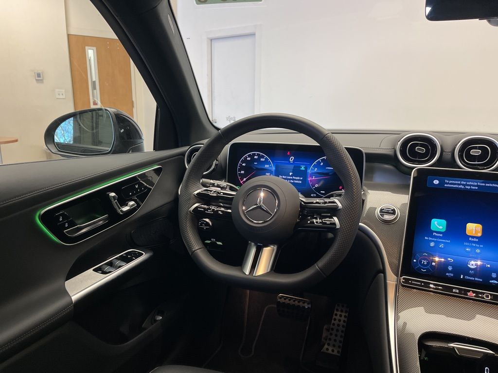 Thumbnail: 2025 Mercedes-Benz GLC - 23