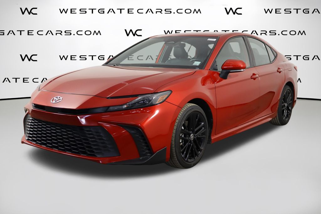 2025 Toyota Camry SE FWD
