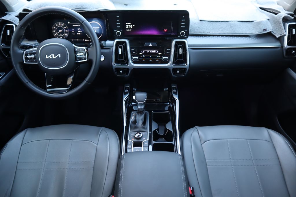 Thumbnail: 2023 Kia Sorento - 13