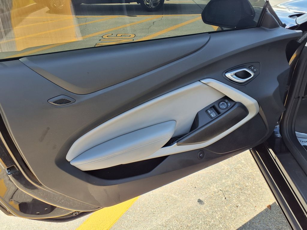 Used 2022 Black Chevrolet 1LT image 12