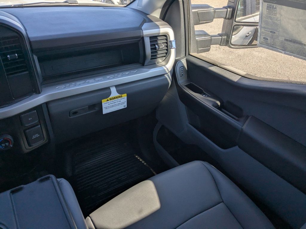 2025 Ford F-350 Chassis XL