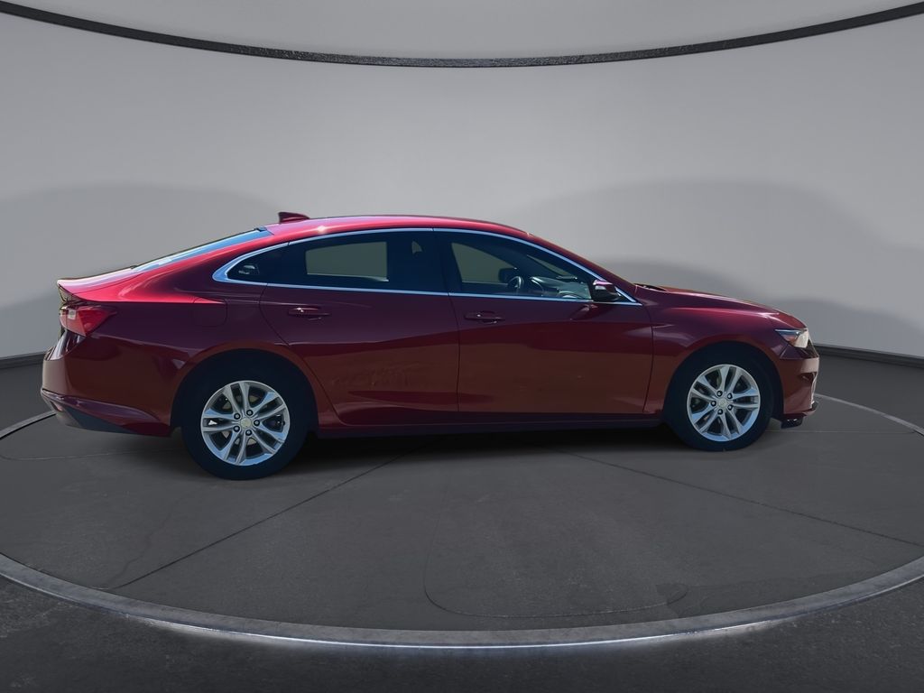 Thumbnail: 2018 Chevrolet Malibu - 9