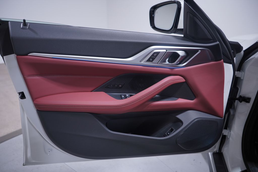 Thumbnail: 2025 BMW i4 - 10