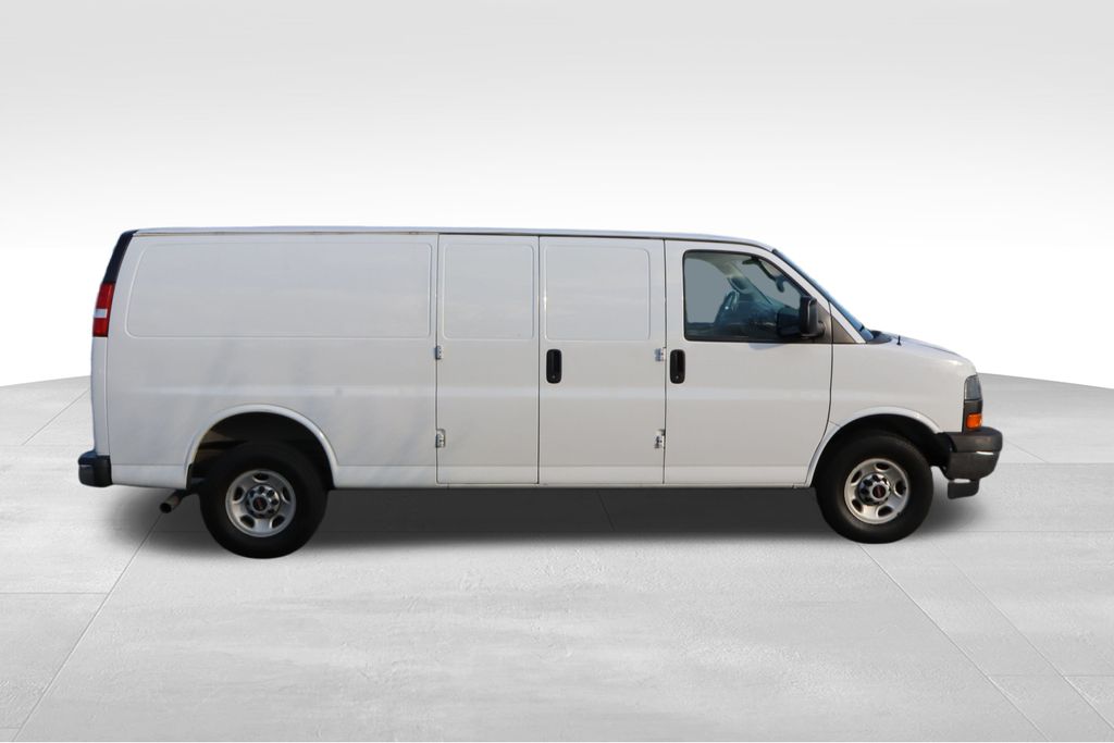 2017 GMC Savana 2500 Work Van 5