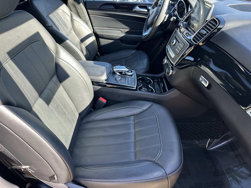 Thumbnail: 2017 Mercedes-Benz GLE - 21