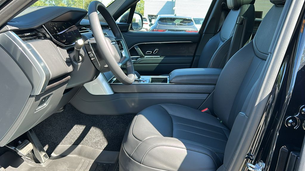 new 2025 Land Rover Range Rover Plug-In Hybrid car, priced at $130,292