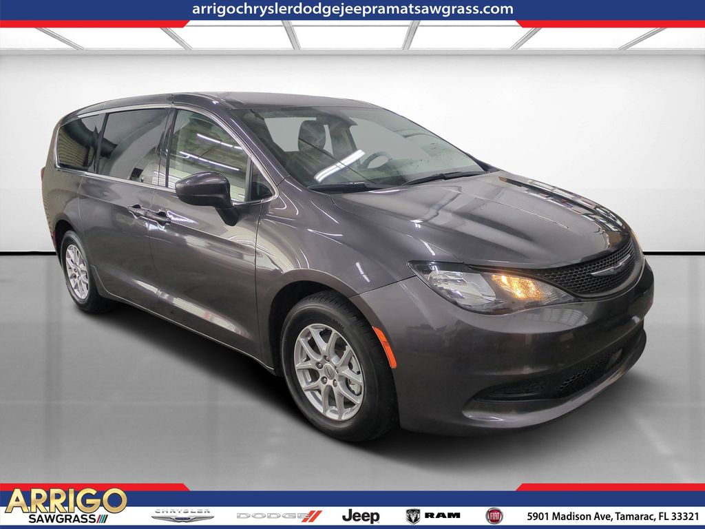 2022 Chrysler Voyager