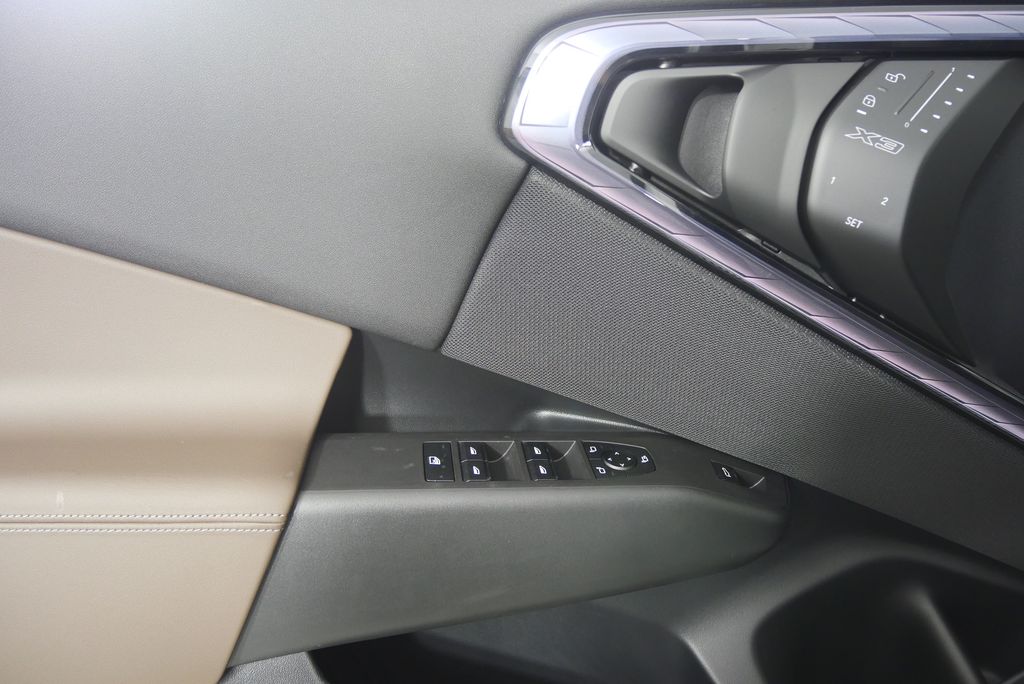 2025 BMW X3 3.0i 8