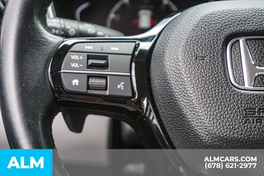 Used 2025 Silver Honda EX-L image 30