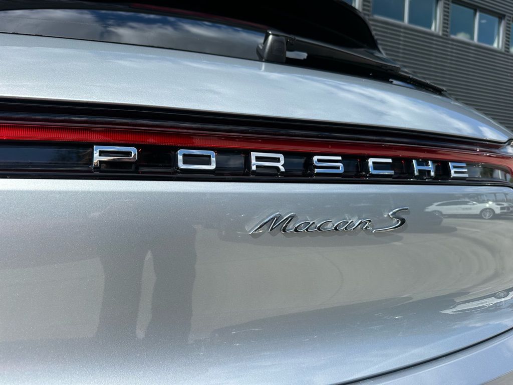 Thumbnail: 2026 Porsche Macan - 14