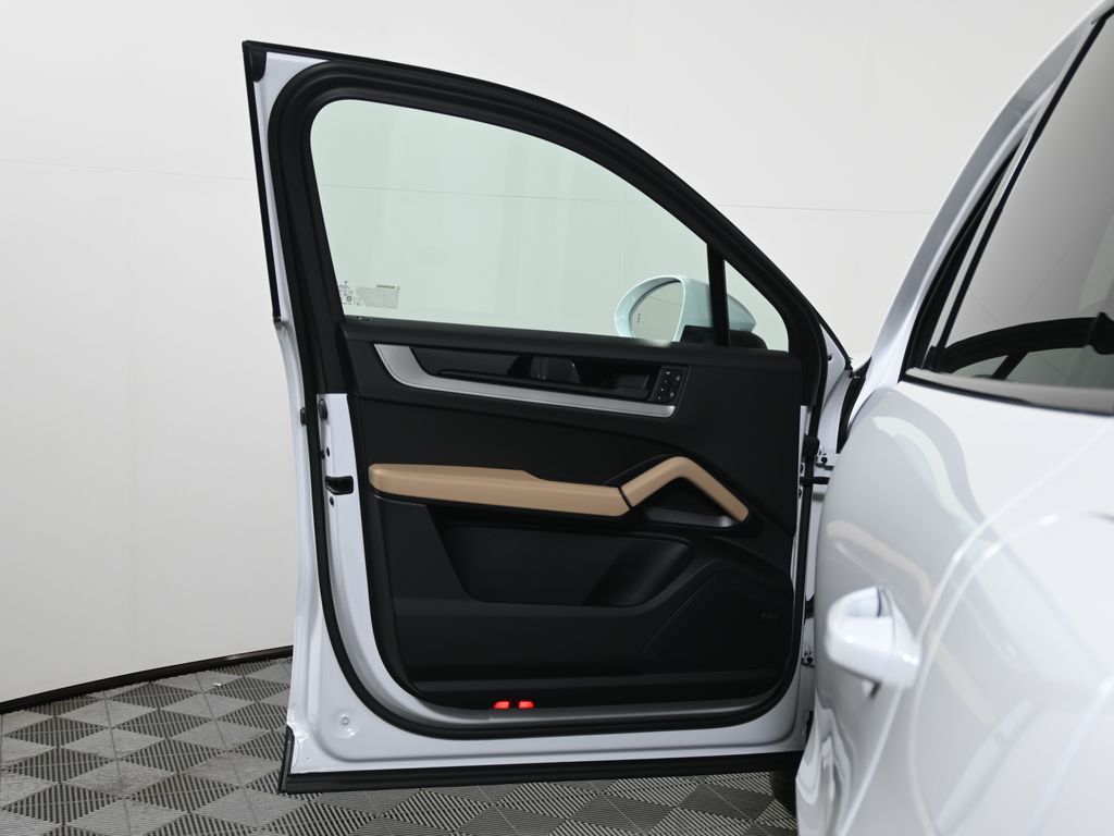 Thumbnail: 2026 Porsche Cayenne - 30