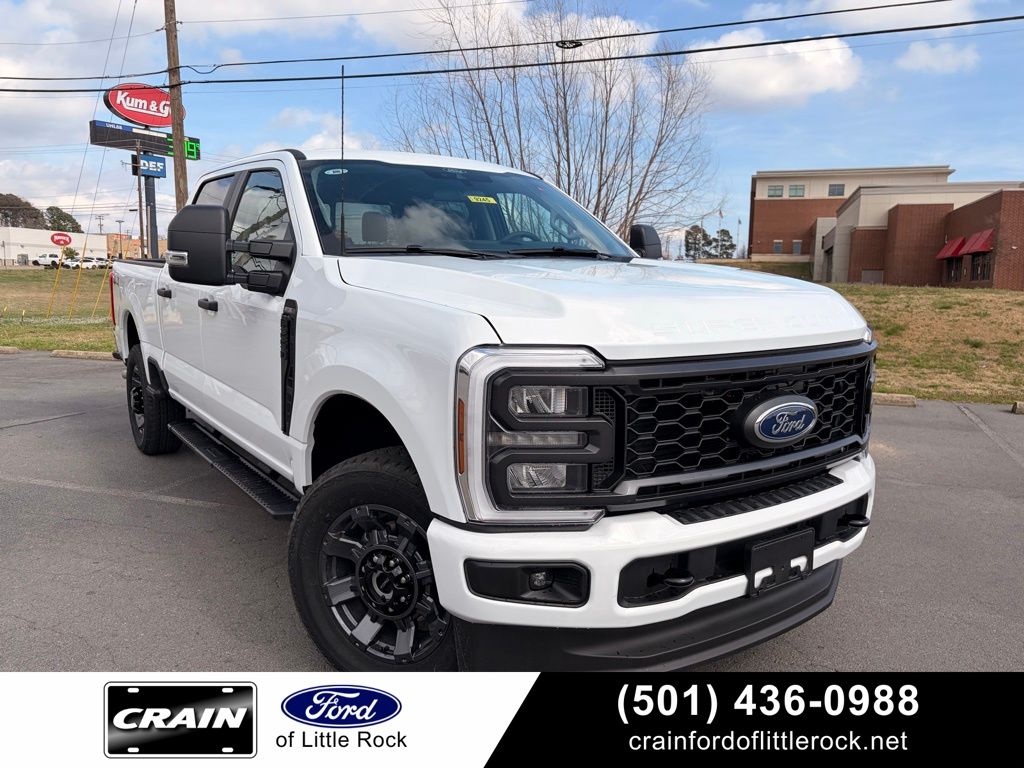 Oxford White 2026 Ford F-250 Super Duty Pickup Truck Four-Wheel Drive Automatic