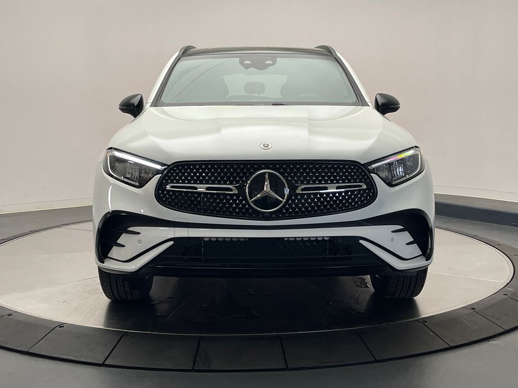 2025 Mercedes-Benz GLC 350 2