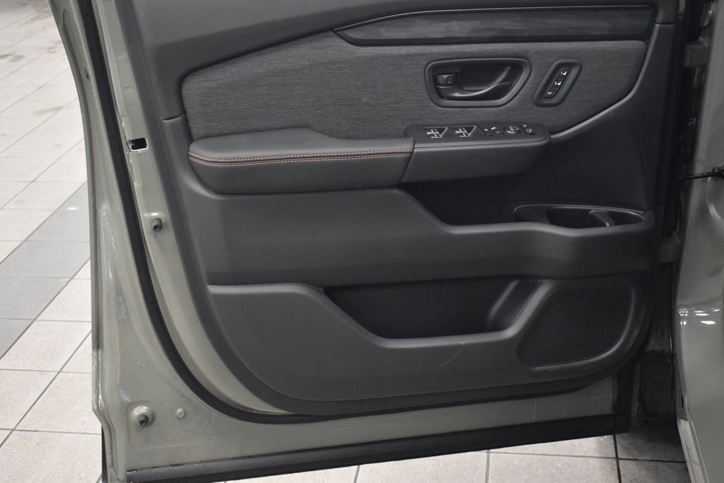 Thumbnail: 2026 Honda Passport - 8