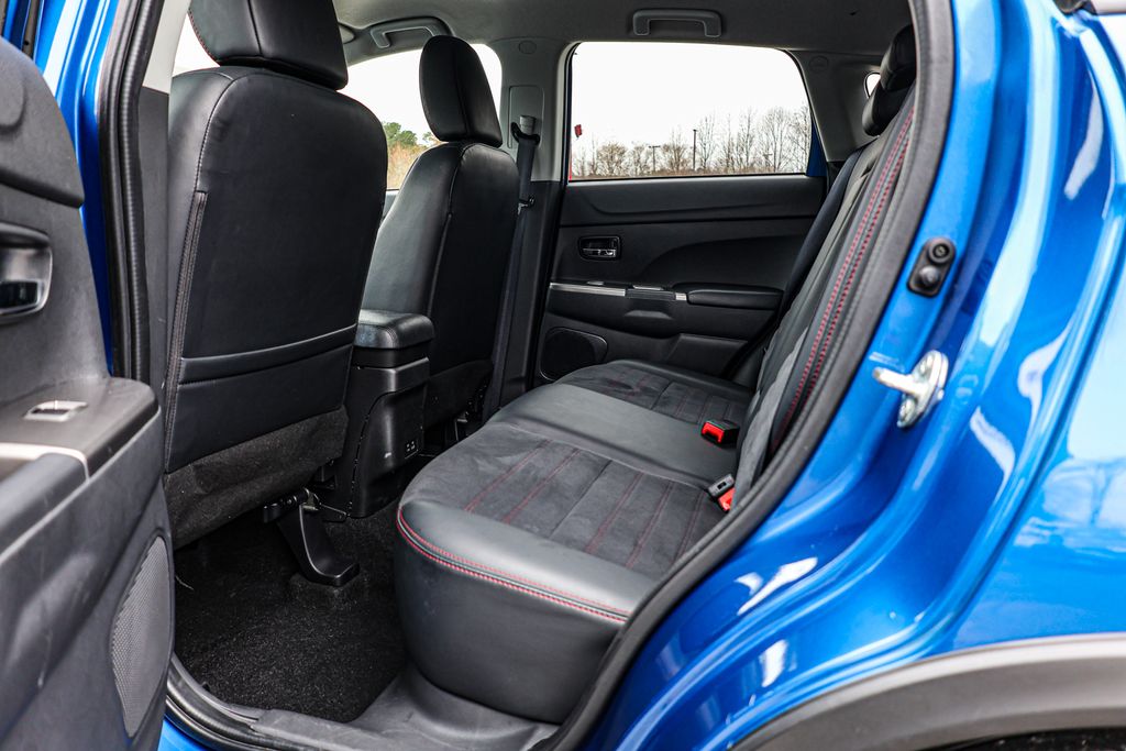 Used 2024 Blue Mitsubishi 2.0 SE image 17