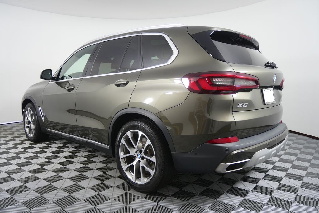 Thumbnail: 2021 BMW X5 - 5