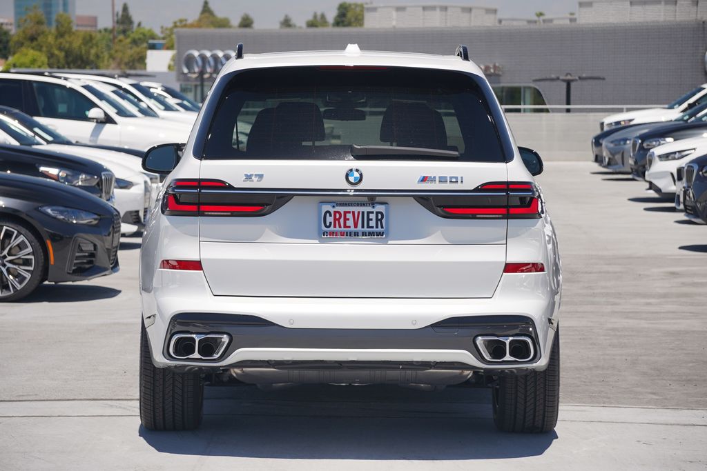 2025 BMW X7 M60i 6