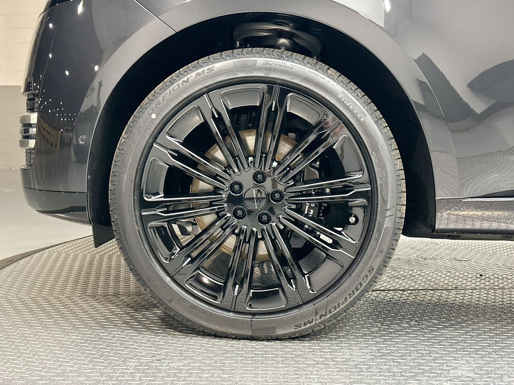 Thumbnail: 2026 Land Rover Range Rover - 4