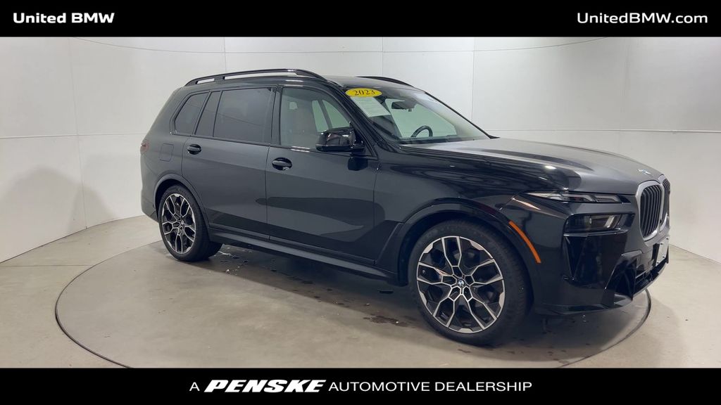2023 BMW X7 M60i 2