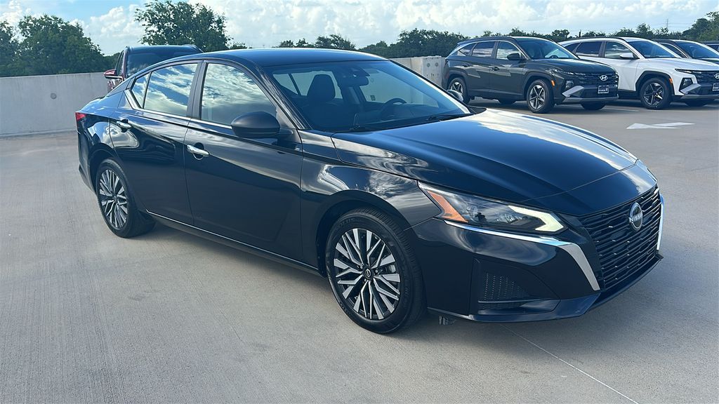 2025 Nissan Altima 2.5 SV Black at Durrett Motor Company