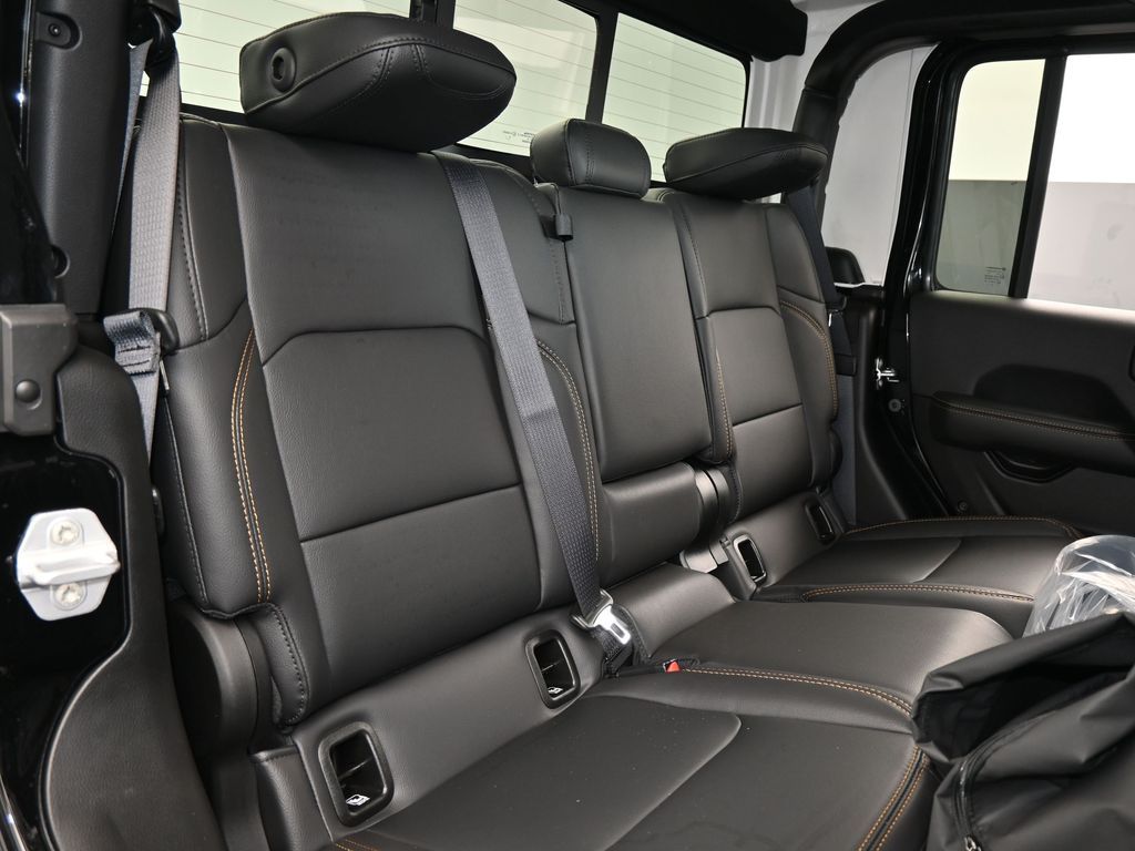 New 2026 black clearcoat Jeep Sahara image 34