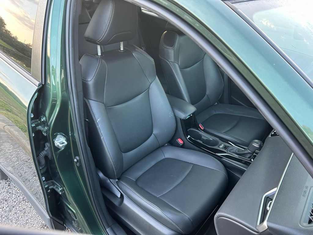2022 Toyota Corolla Cross XLE 15