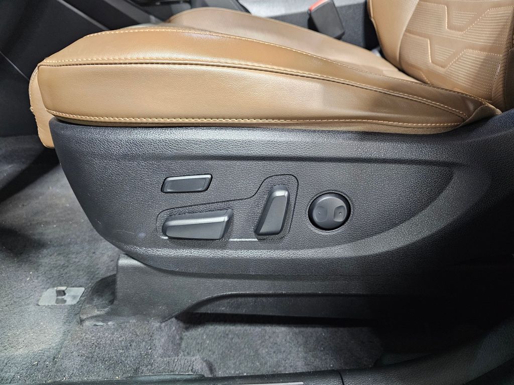 Used 2022 Gray Kia SX image 22