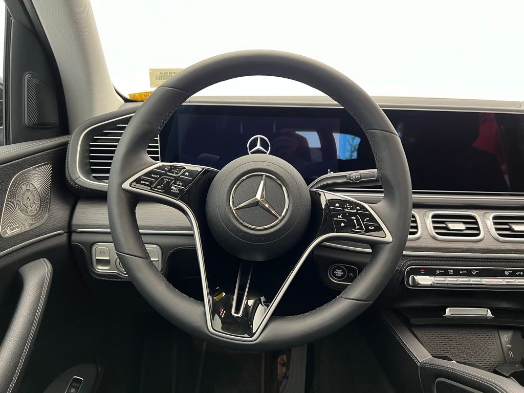 Thumbnail: 2025 Mercedes-Benz GLE - 17