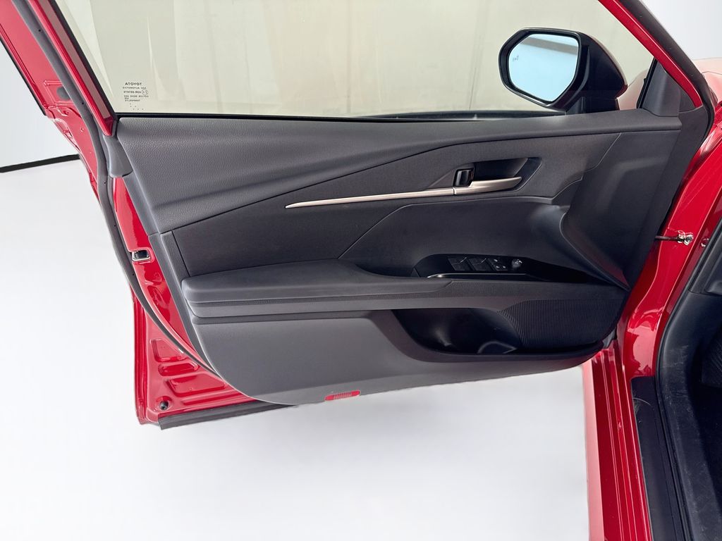 Thumbnail: 2025 Toyota Camry - 24