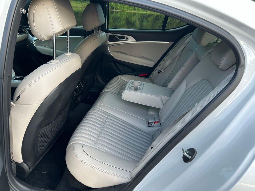 2022 Genesis G70 3.3T 11
