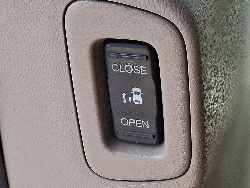 2016 Honda Odyssey EX 14