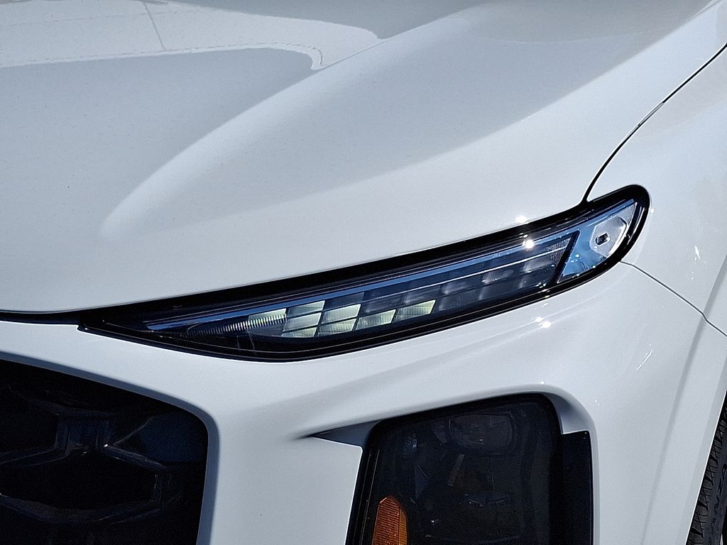 Thumbnail: 2026 Audi Q3 - 6