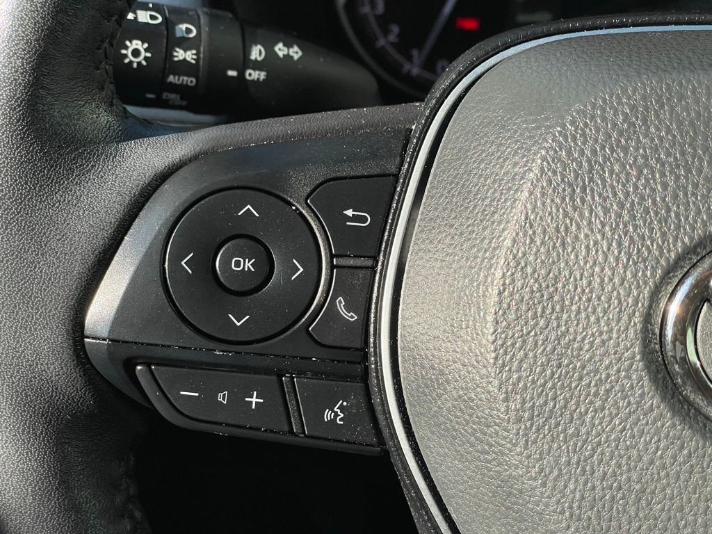 Thumbnail: 2022 Toyota RAV4 - 15