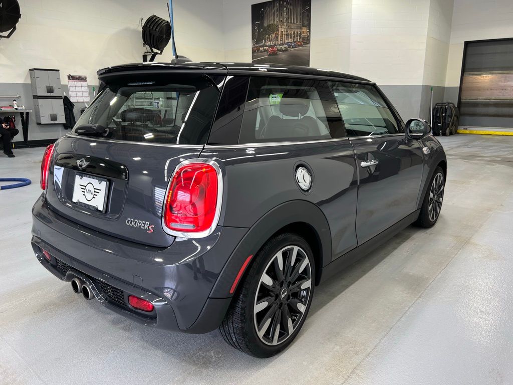 2017 MINI Cooper Base 6