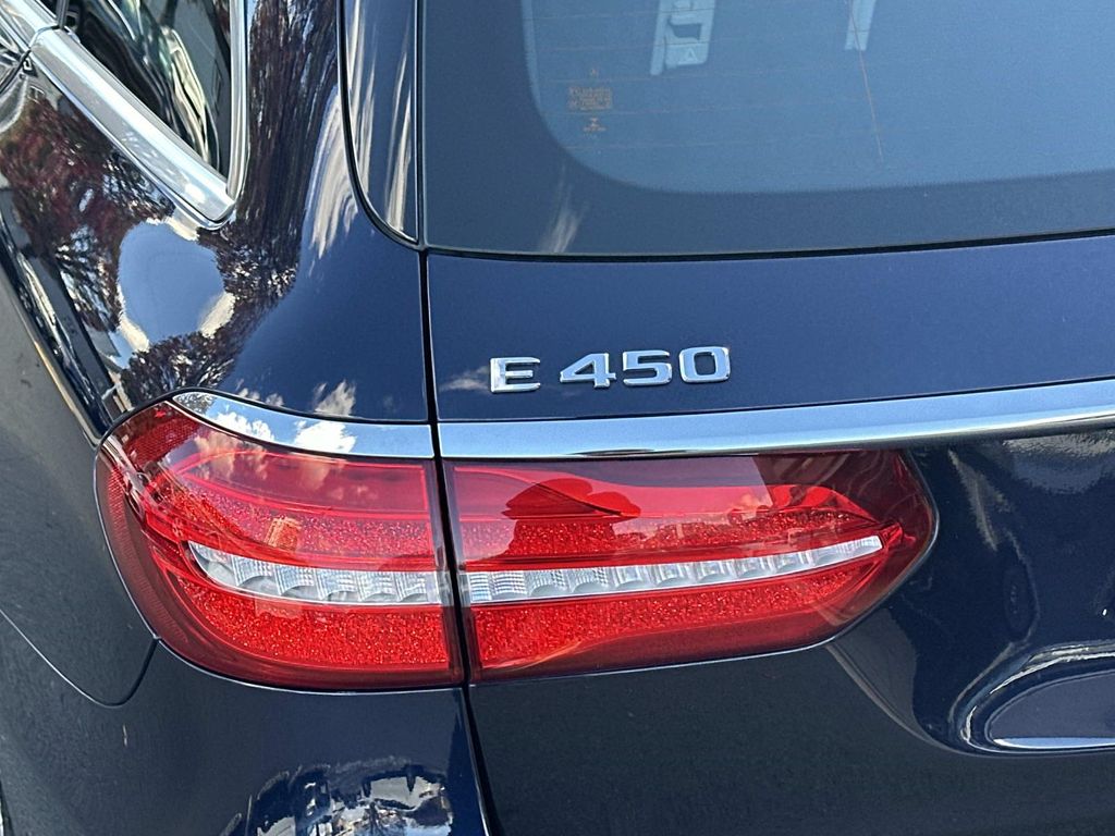 Thumbnail: 2019 Mercedes-Benz E-Class - 10