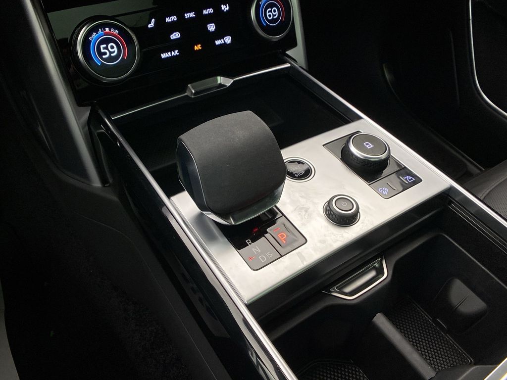 Thumbnail: 2023 Land Rover Range Rover - 17