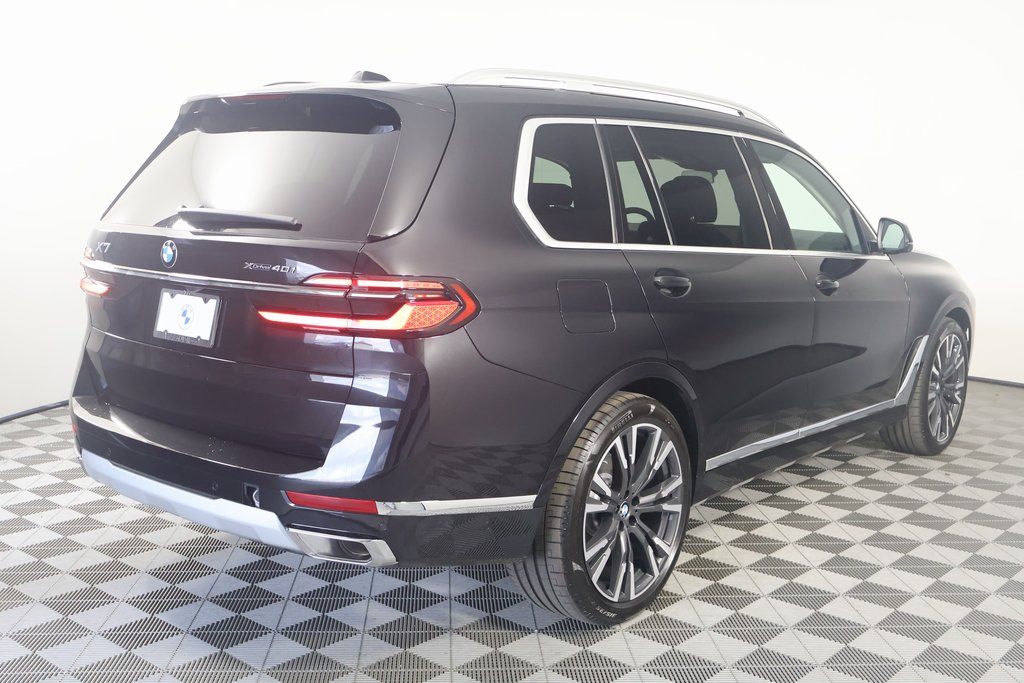 2025 BMW X7 xDrive40i 2